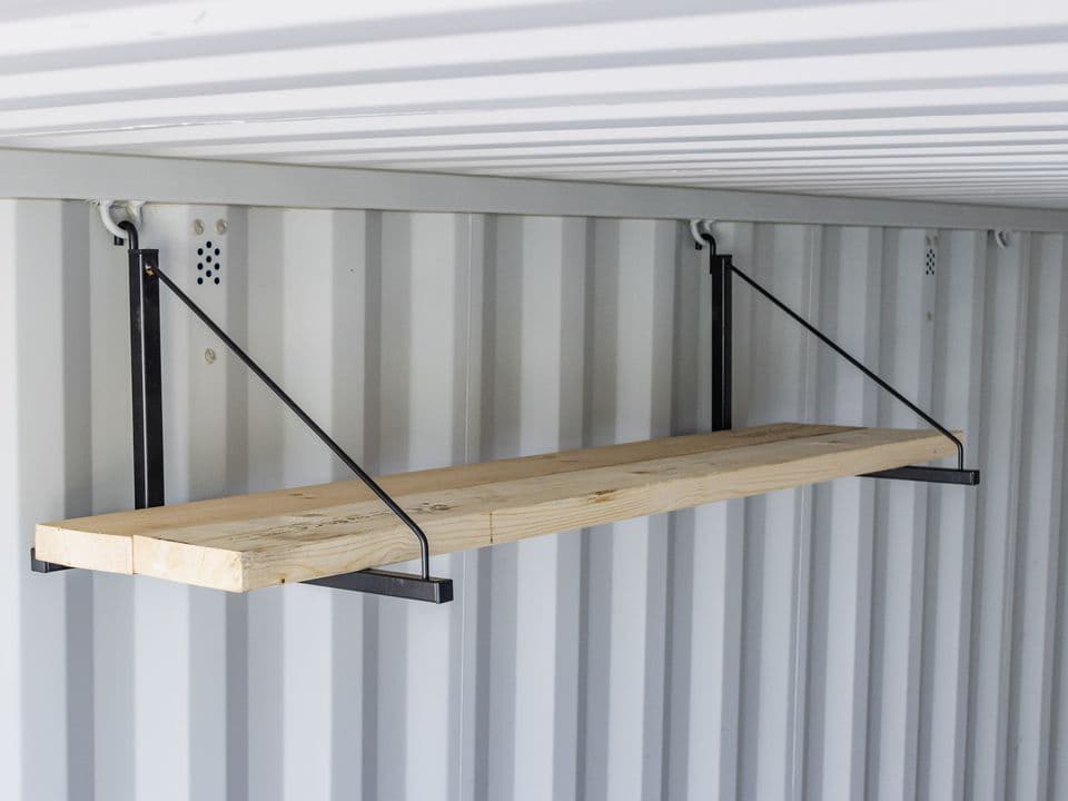 Kronšteins konteineram vienam plauktam